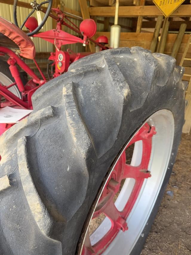 Image of Farmall H equipment image 4