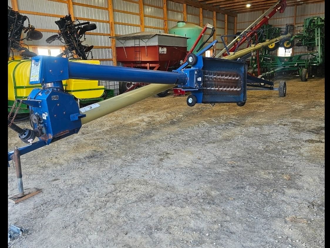 Main image Harvest International H1072