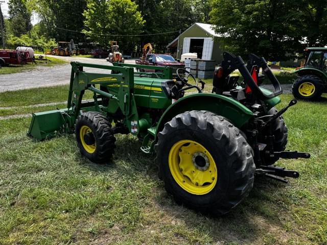 Image of John Deere 5425 equipment image 2