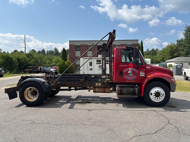 Image of International 4300 equipment image 3