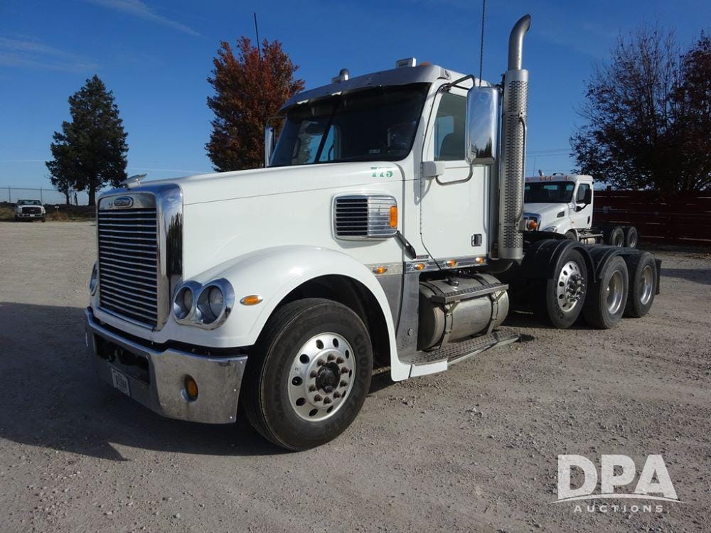 2018 Freightliner Coronado Equipment Image0