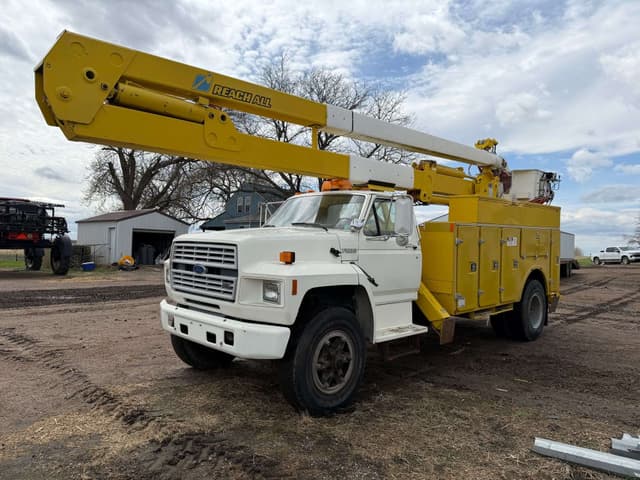 Image of Ford F-8000 equipment image 2
