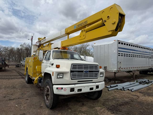 Image of Ford F-8000 equipment image 1