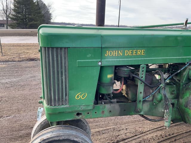 Image of John Deere 60 equipment image 2