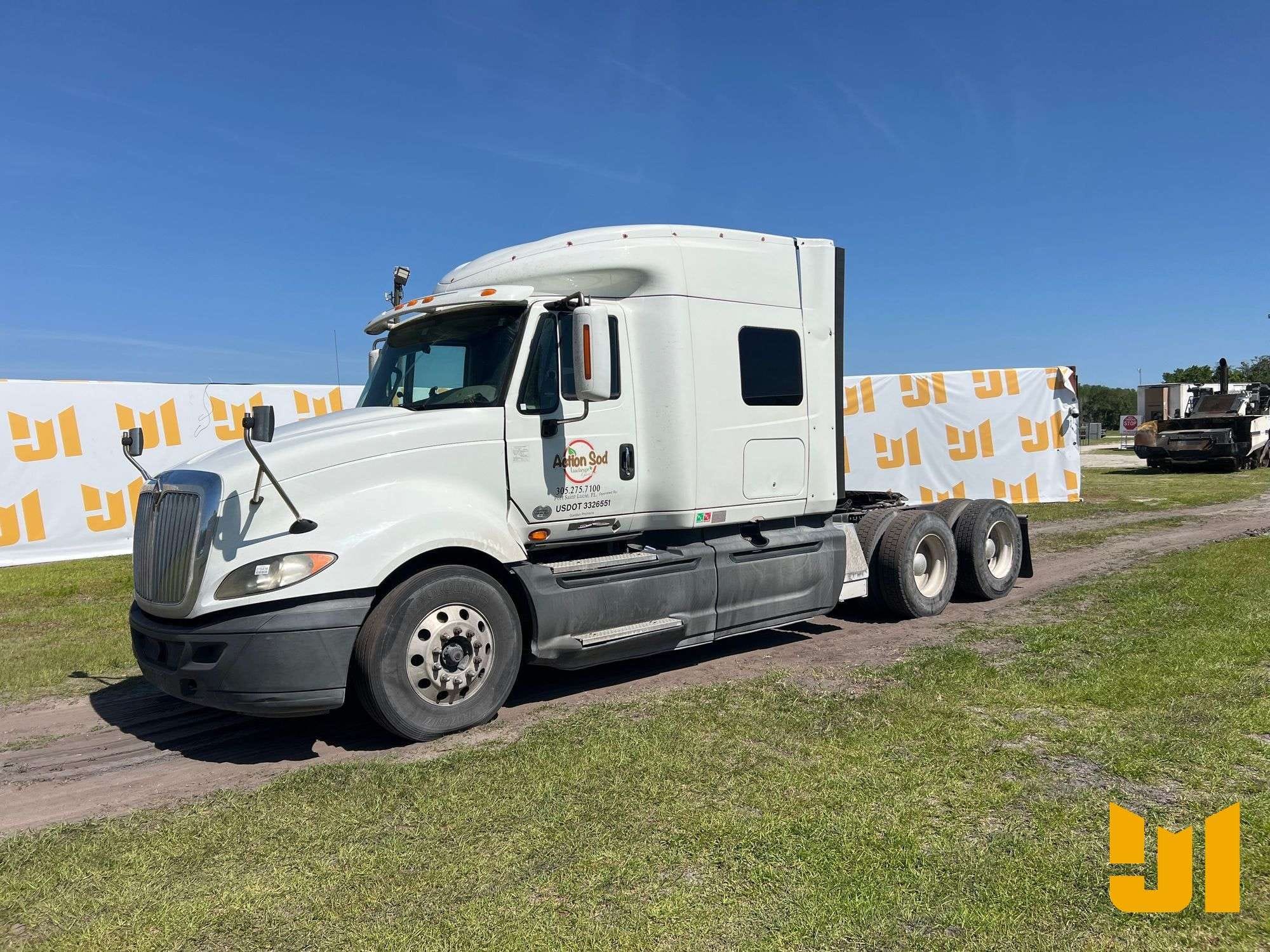 2016 International ProStar Plus 122 Equipment Image0