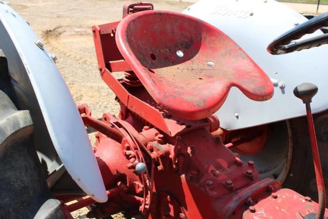Image of Ford 8N equipment image 3