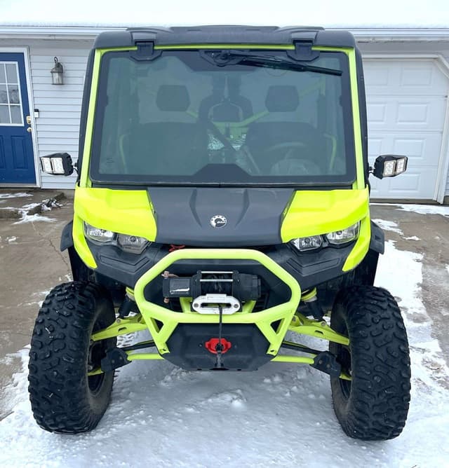 Image of Can-Am Defender HD10 XMR equipment image 2