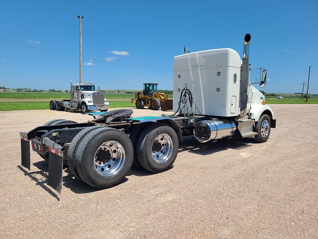 Image of Kenworth T880 equipment image 2