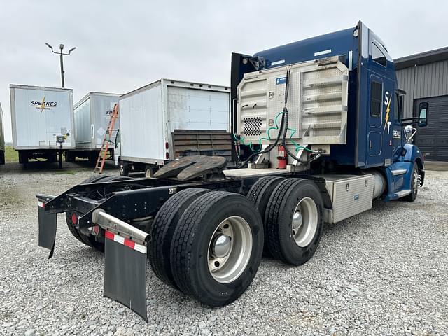 Image of Kenworth T680 equipment image 2