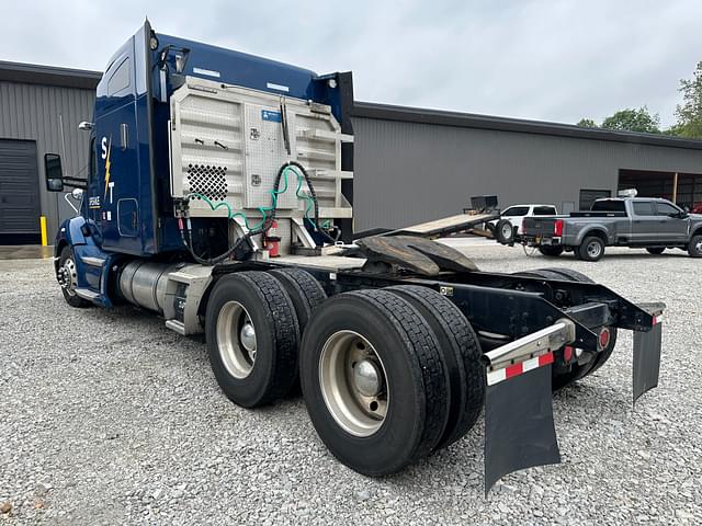 Image of Kenworth T680 equipment image 3