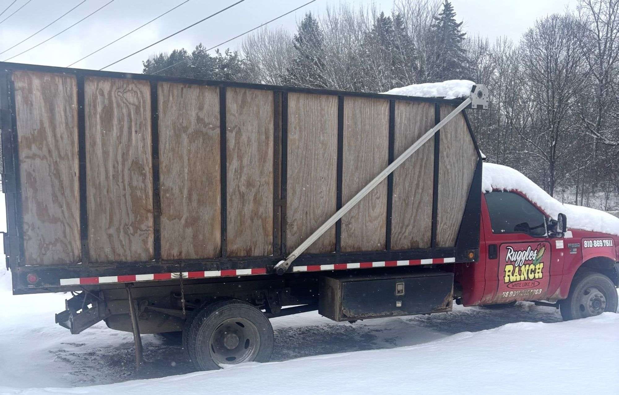 1999 Ford F-550 Equipment Image0