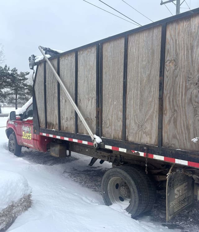 Image of Ford F-550 equipment image 2