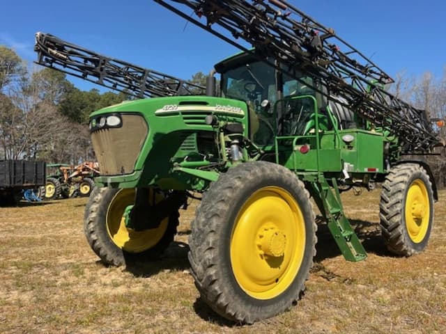 Image of John Deere 4720 equipment image 2