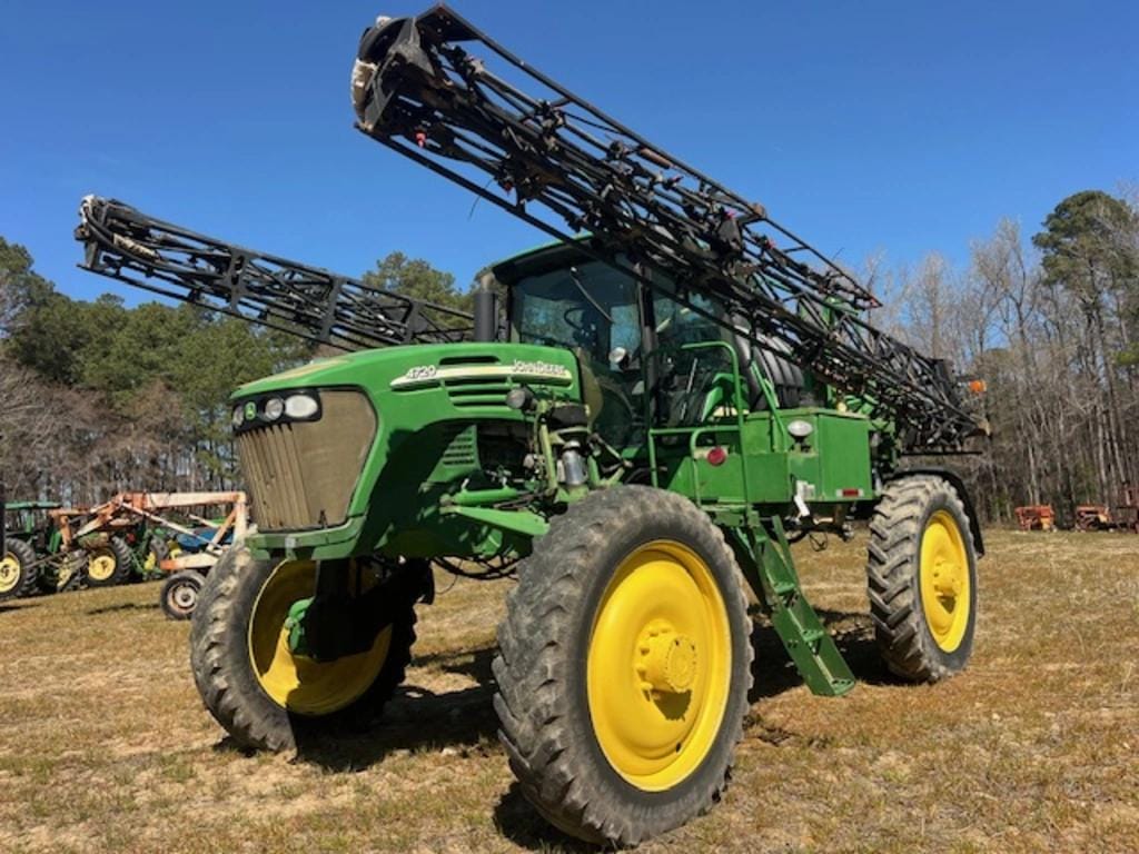 John Deere 4720 Equipment Image0
