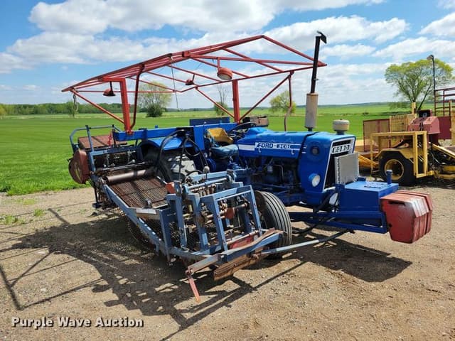 Image of Ford 3600 equipment image 2