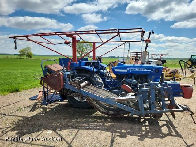 Image of Ford 3600 equipment image 3