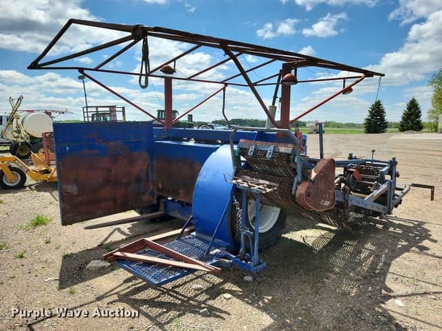 Image of Ford 3600 equipment image 4