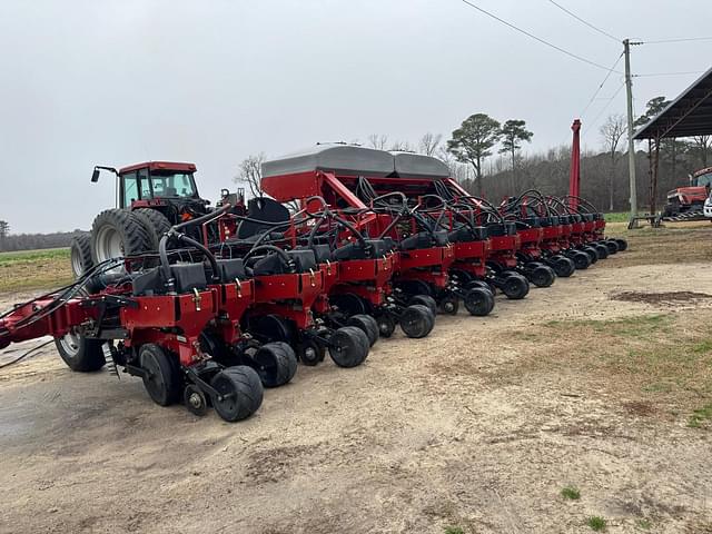 Image of Case IH 1240 equipment image 1