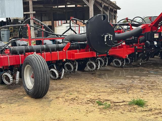 Image of Case IH 1240 equipment image 2