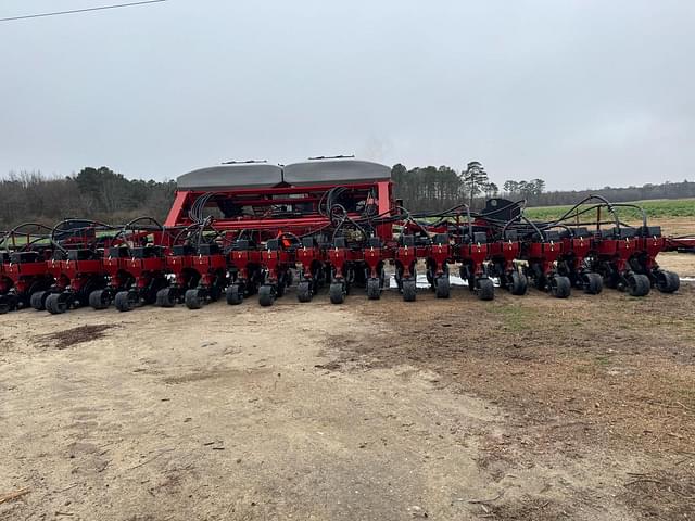 Image of Case IH 1240 equipment image 3