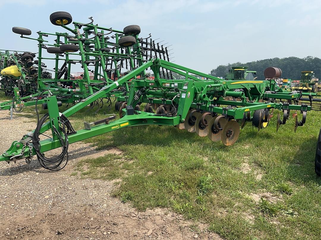 Image of John Deere 2730 Primary image