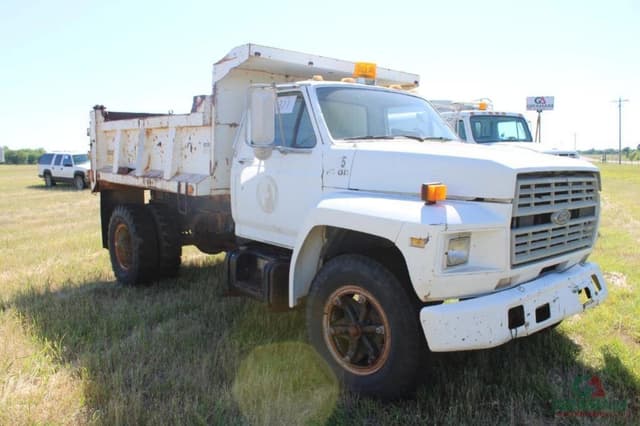 Image of Ford F-700 equipment image 1