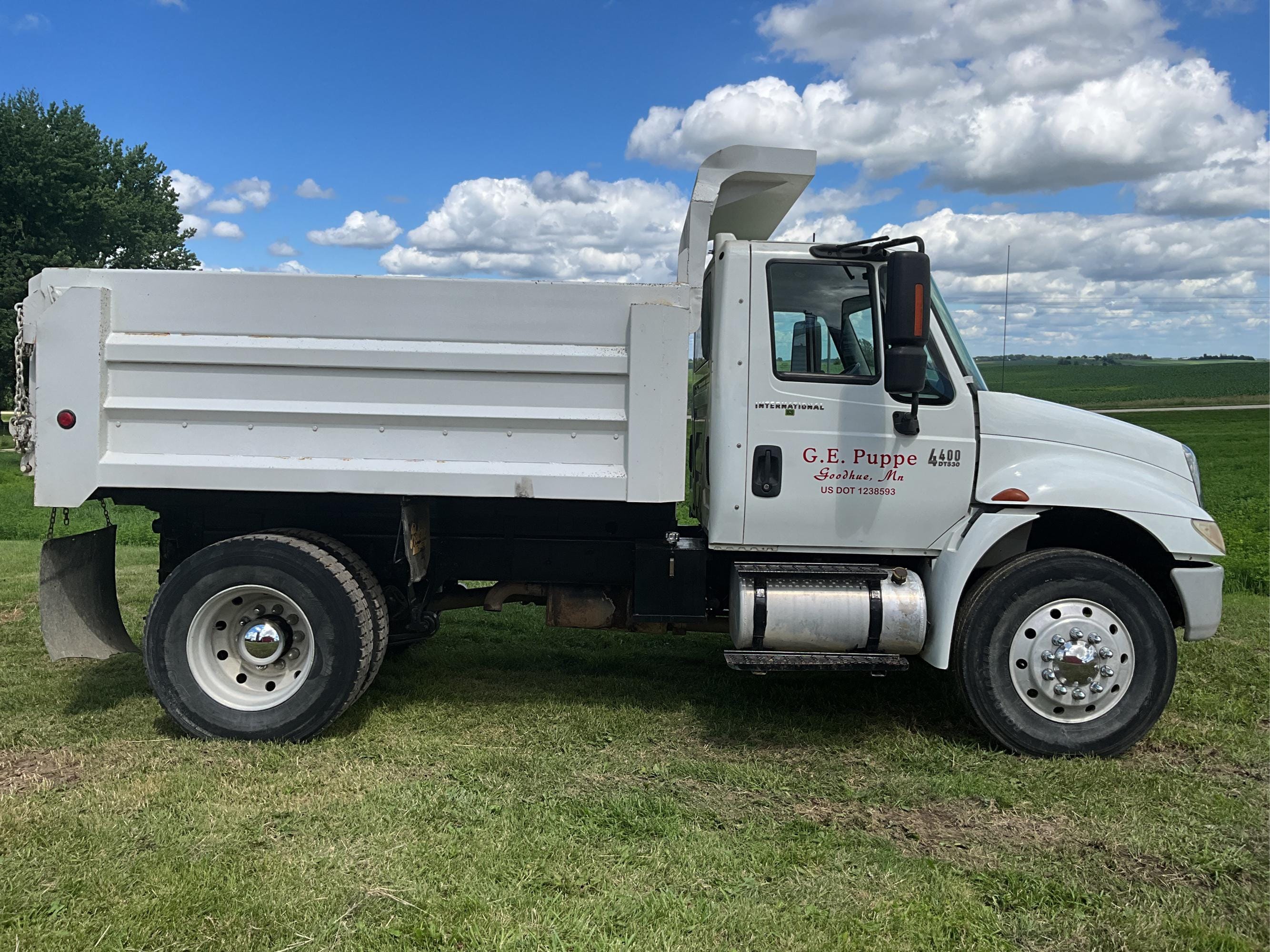 Main image International 4400