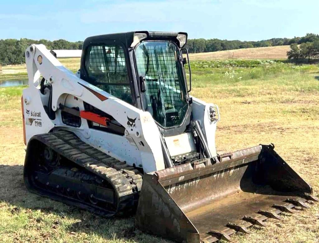 Bobcat T740 Equipment Image0