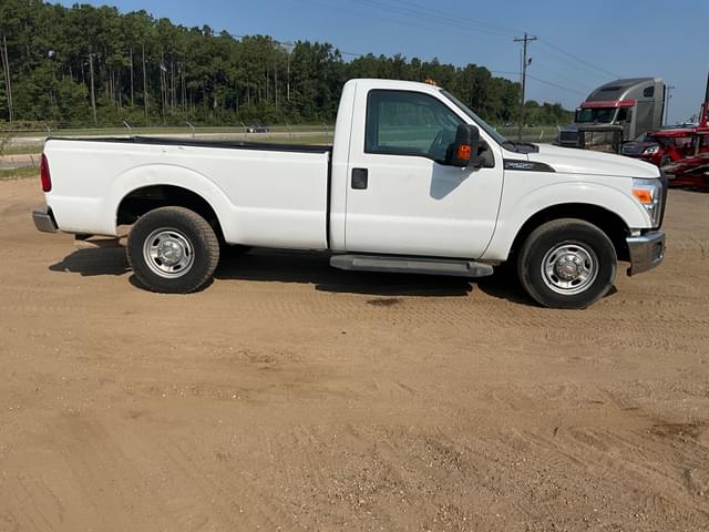 Image of Ford F-250 equipment image 3