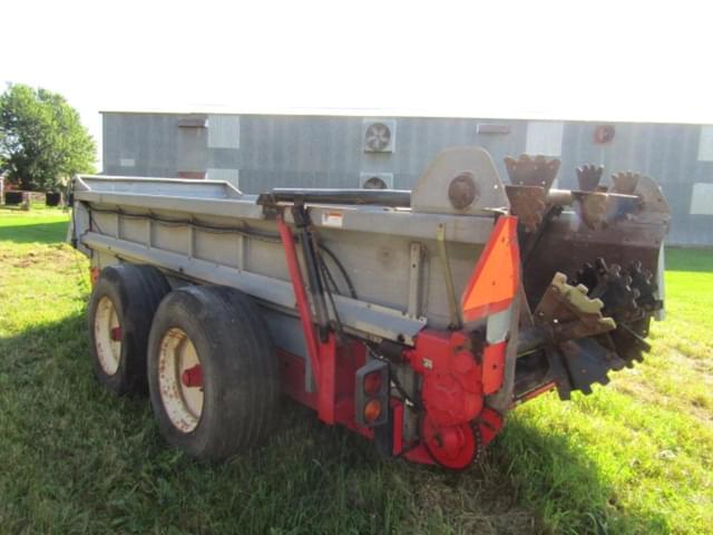 Image of Massey Ferguson 3743 equipment image 4