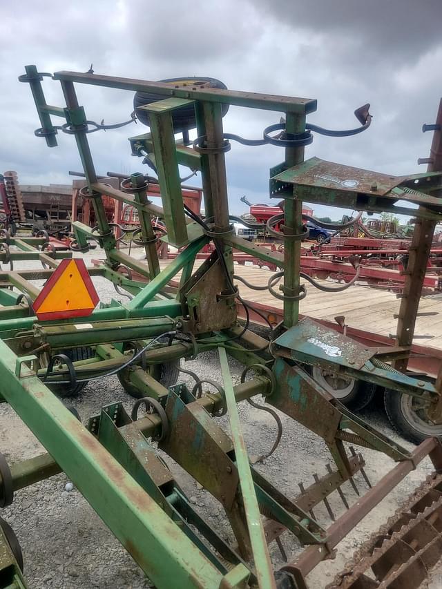 Thumbnail image John Deere 960 9