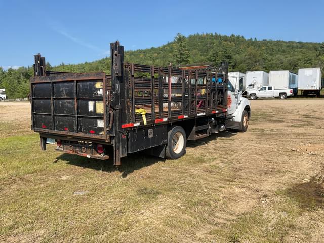 Image of Ford F-650 equipment image 4