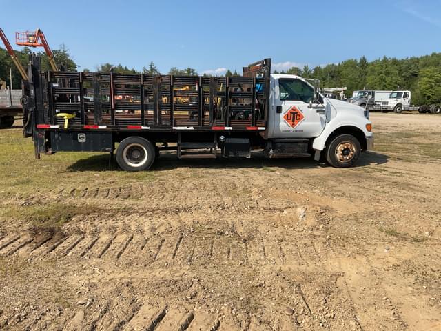 Image of Ford F-650 equipment image 3