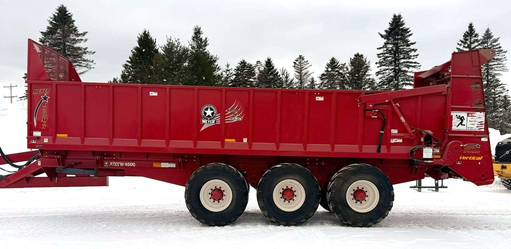 2021 Meyer CROP MAX 9530 Equipment Image0