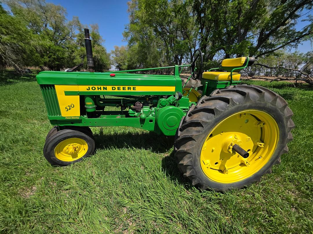 Image of John Deere 520 Primary image