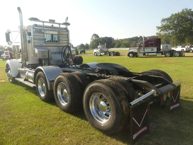 Image of Kenworth W900 equipment image 3