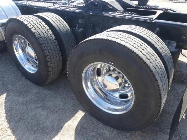 Image of Kenworth W900 equipment image 4