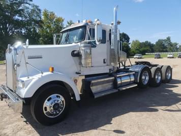 Main image Kenworth W900
