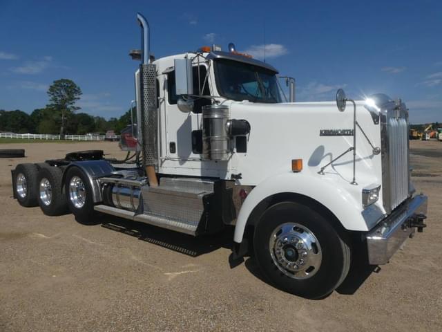 Image of Kenworth W900 equipment image 1