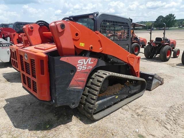 Image of Kubota SVL95-2S equipment image 2