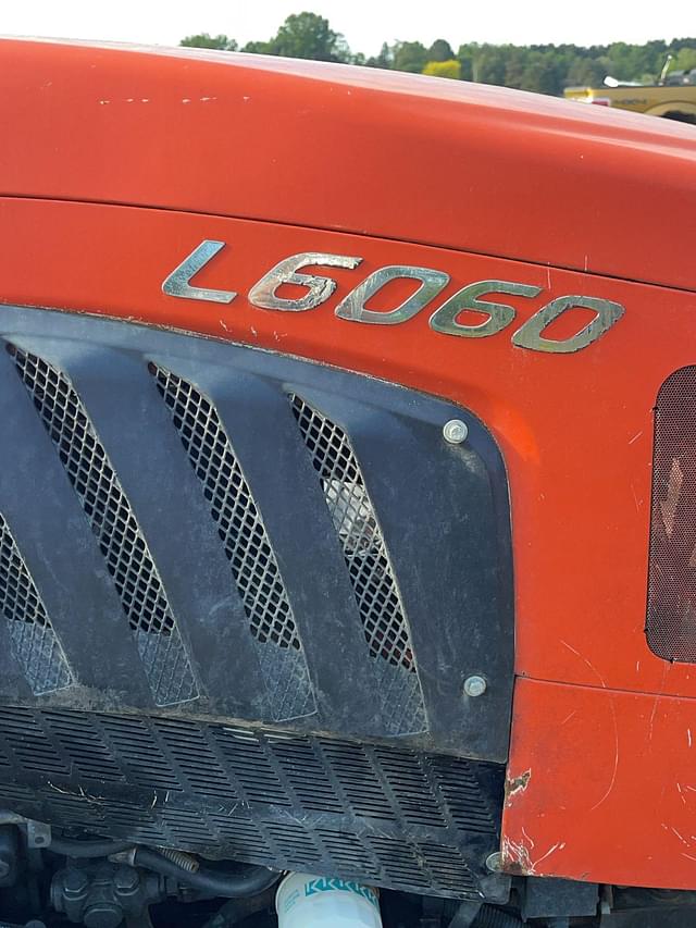 Image of Kubota L6060 equipment image 3