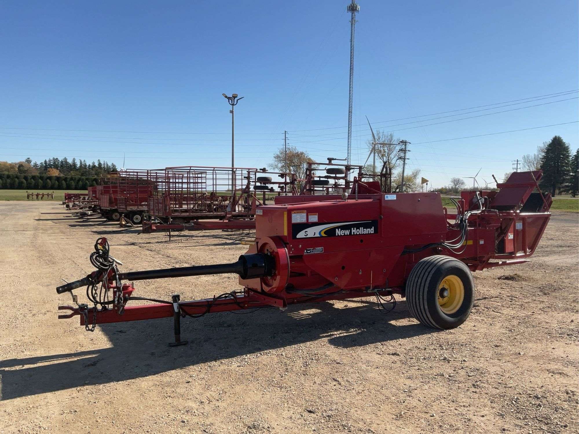 New Holland 570 Equipment Image0