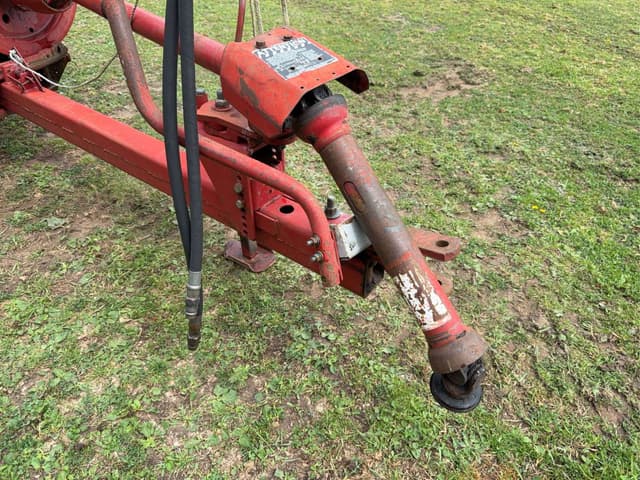 Image of New Holland Hayliner 311 equipment image 2