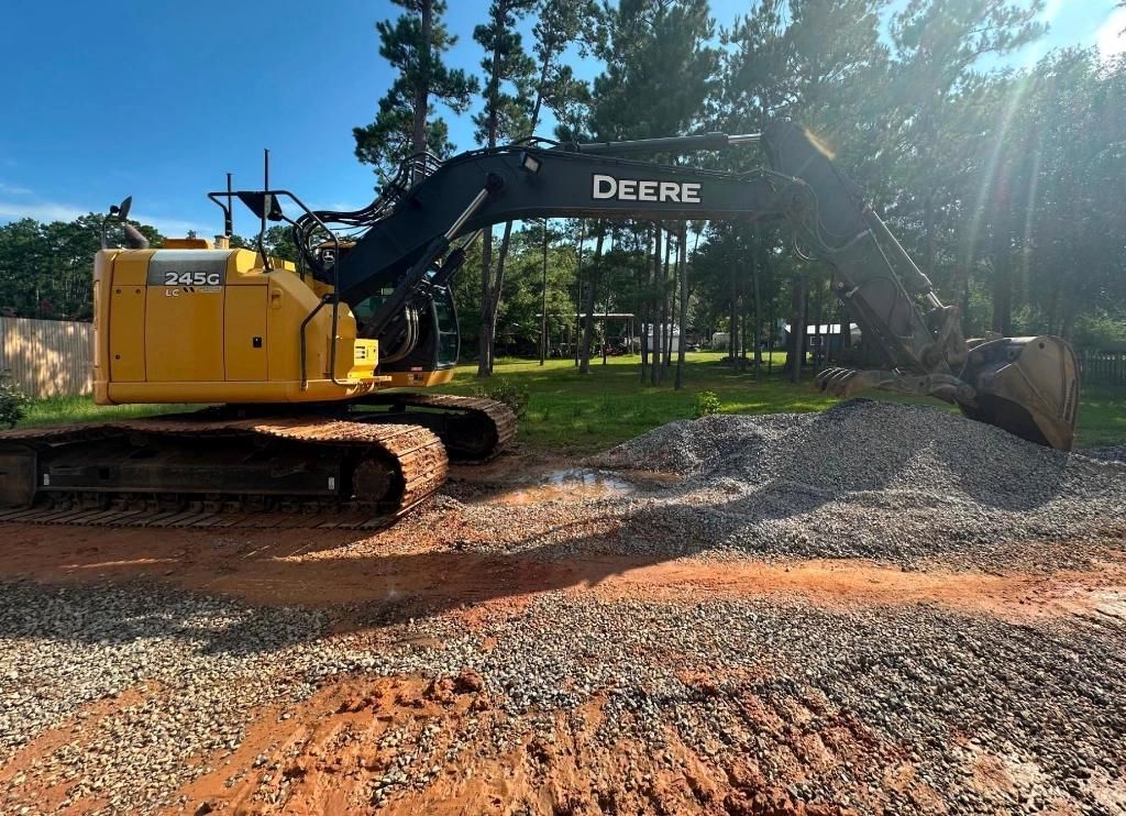 2018 John Deere 245G LC Equipment Image0