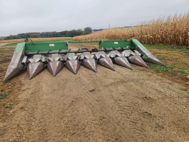 Image of John Deere 843 equipment image 3