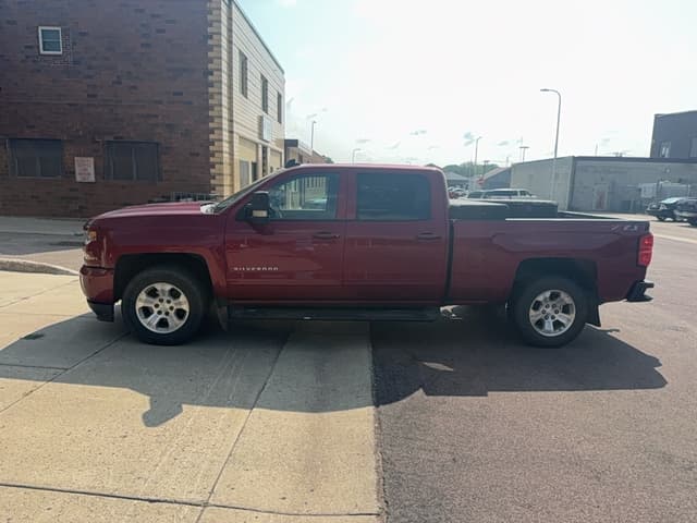 Image of Chevrolet Silverado equipment image 1