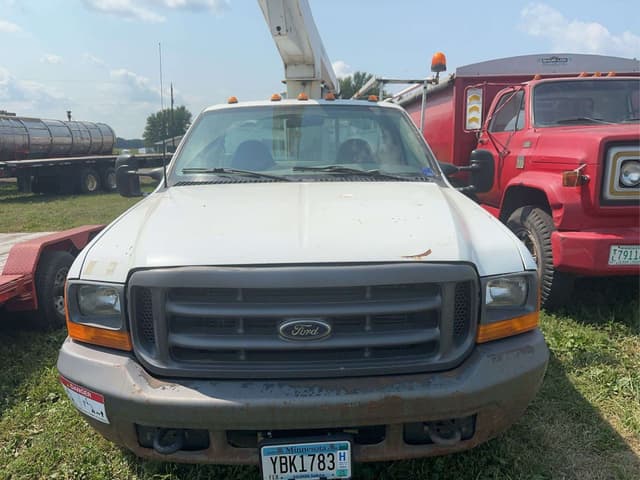 Image of Ford F-350 equipment image 1
