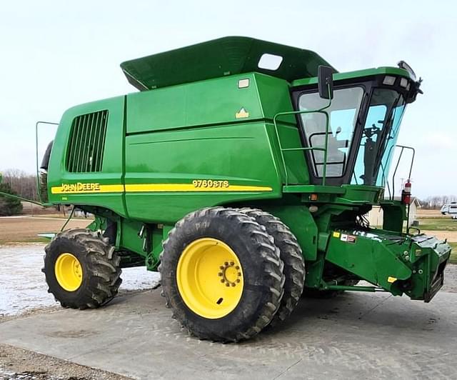 Image of John Deere 9760 STS equipment image 1