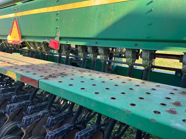 Image of John Deere 1520 equipment image 3