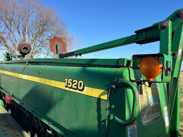 Image of John Deere 1520 equipment image 4